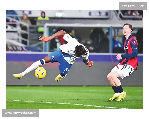 法甲裁判误判引发热议 里昂进球被吹罚遭质疑